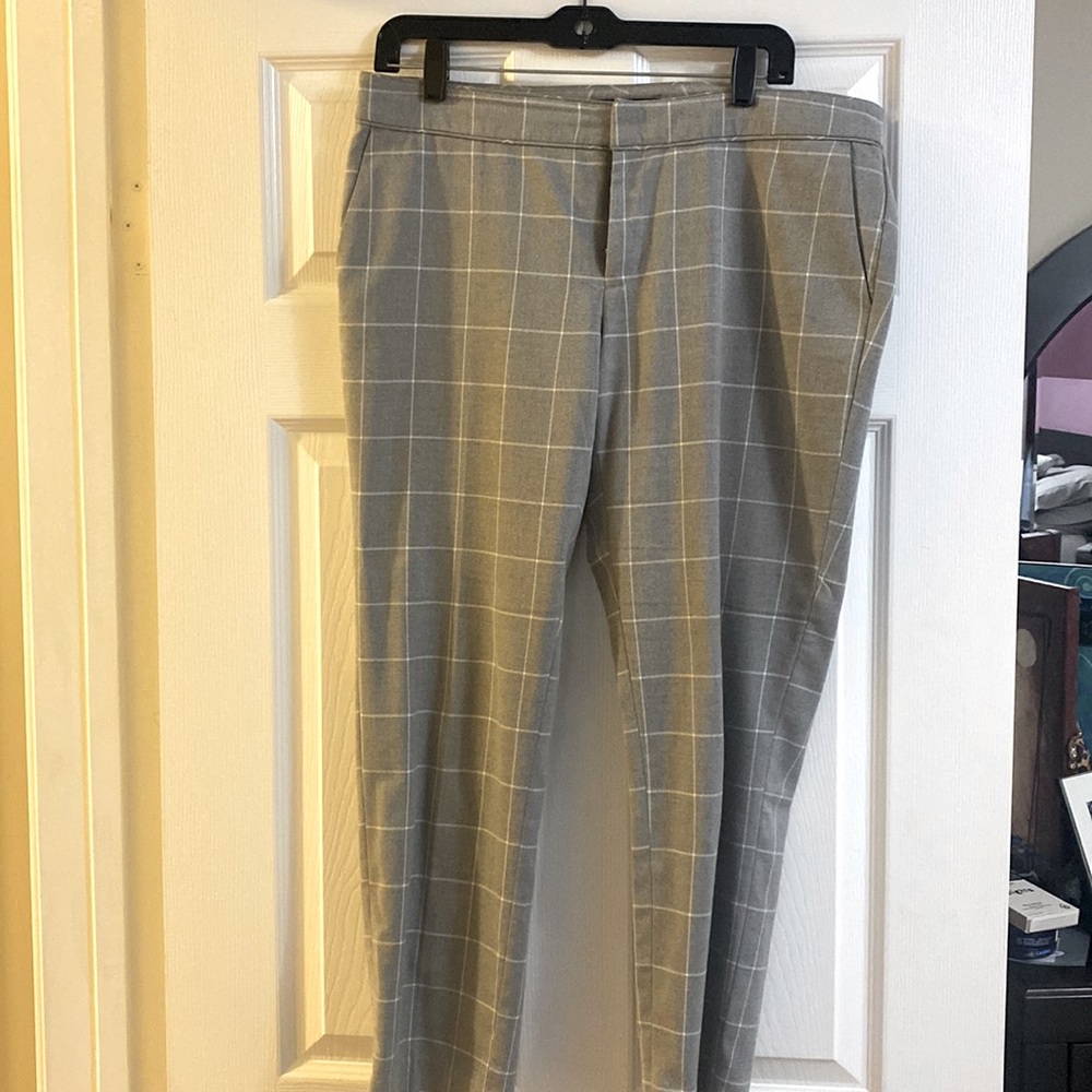 Cropped grey pants from Banana Republic